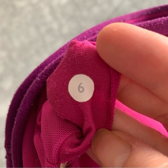 Lululemon two toned tank with build in support size 6 - Picture 3 of 3